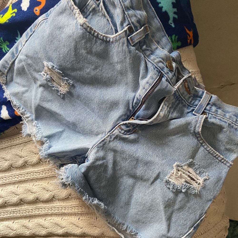 Distressed Cut Off Shorts